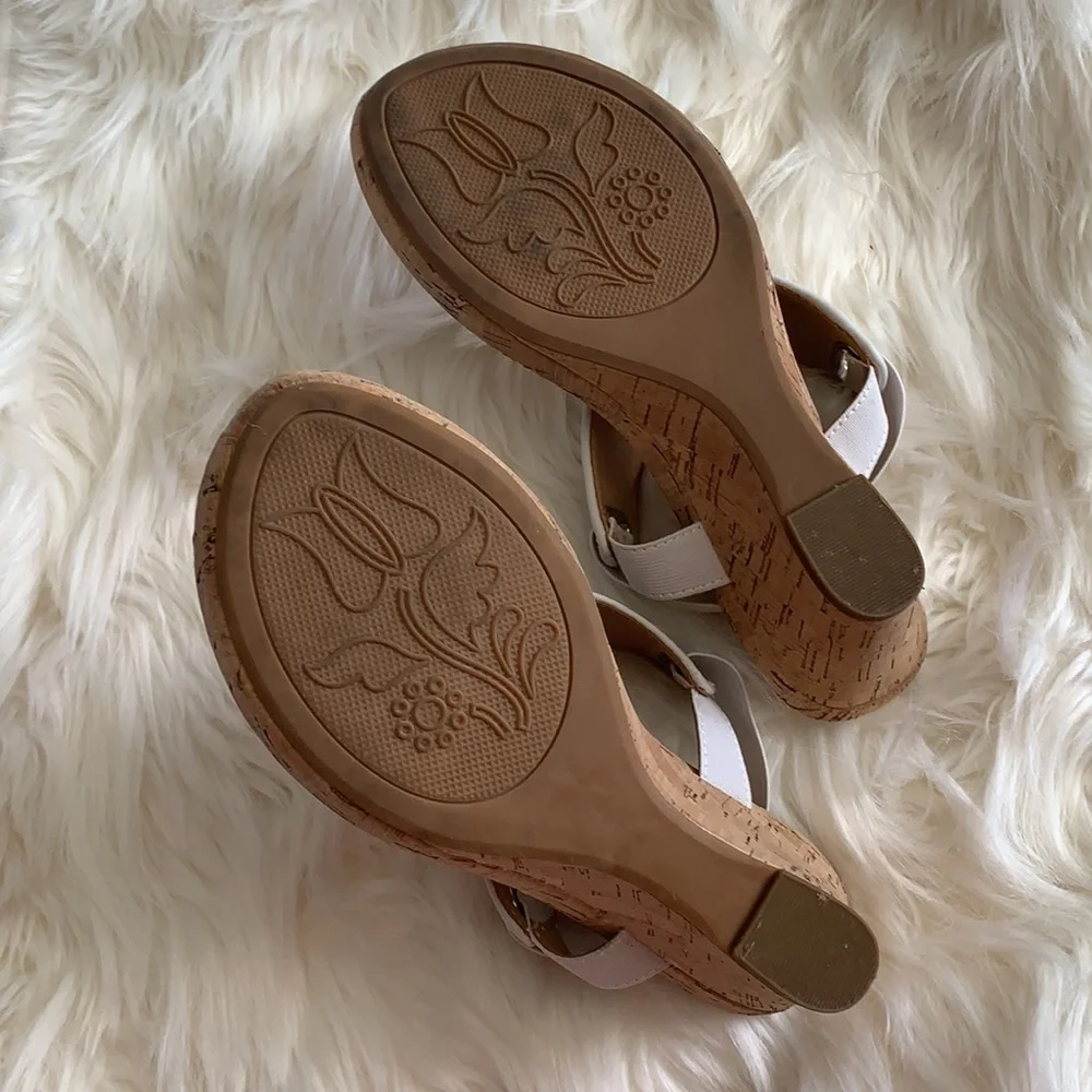 White Mountain, genuine leather upper, cork wedge sandal size 6.5 - Picture 4 of 5